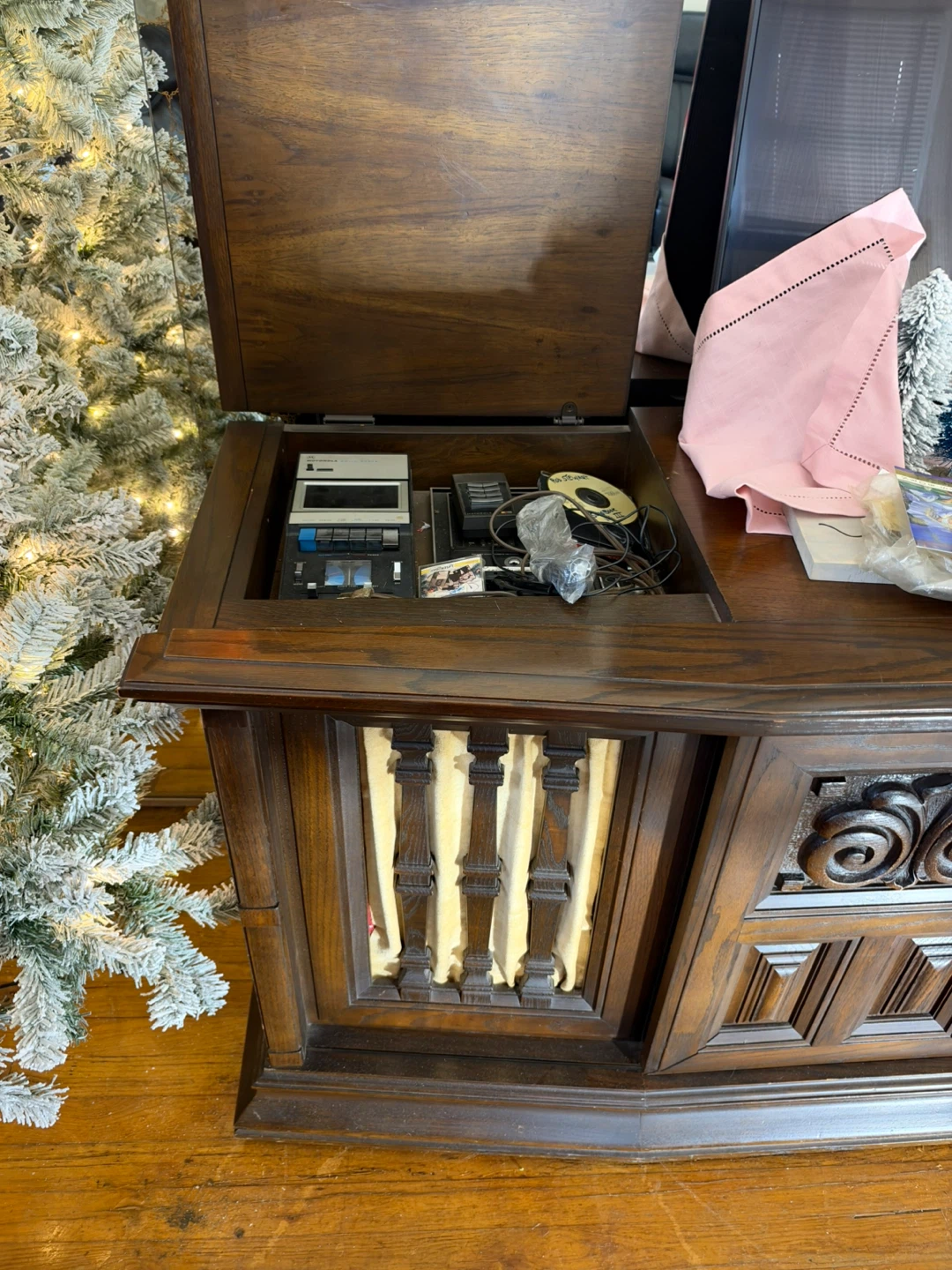 Vintage Wooden Media Console with Motorola Audio - photo 3