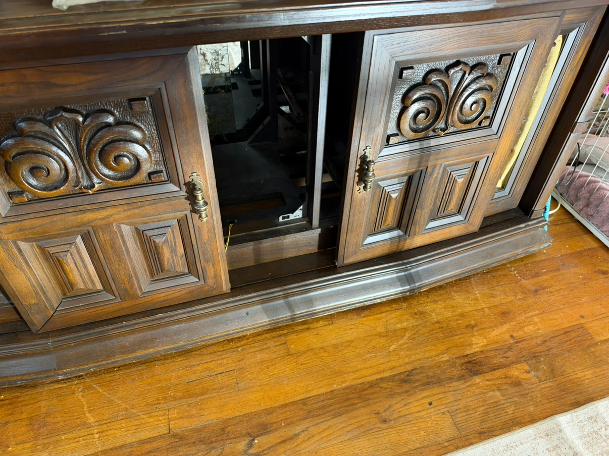 Vintage Wooden Media Console with Motorola Audio - photo 5