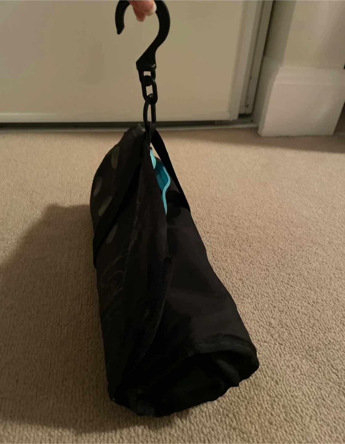 Chacott hanging toiletry roll bag - photo 3