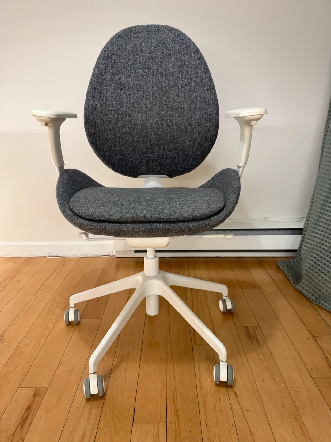 IKEA HATTEFJÄLL Ergonomic Office Chair – Grey/White - photo 2