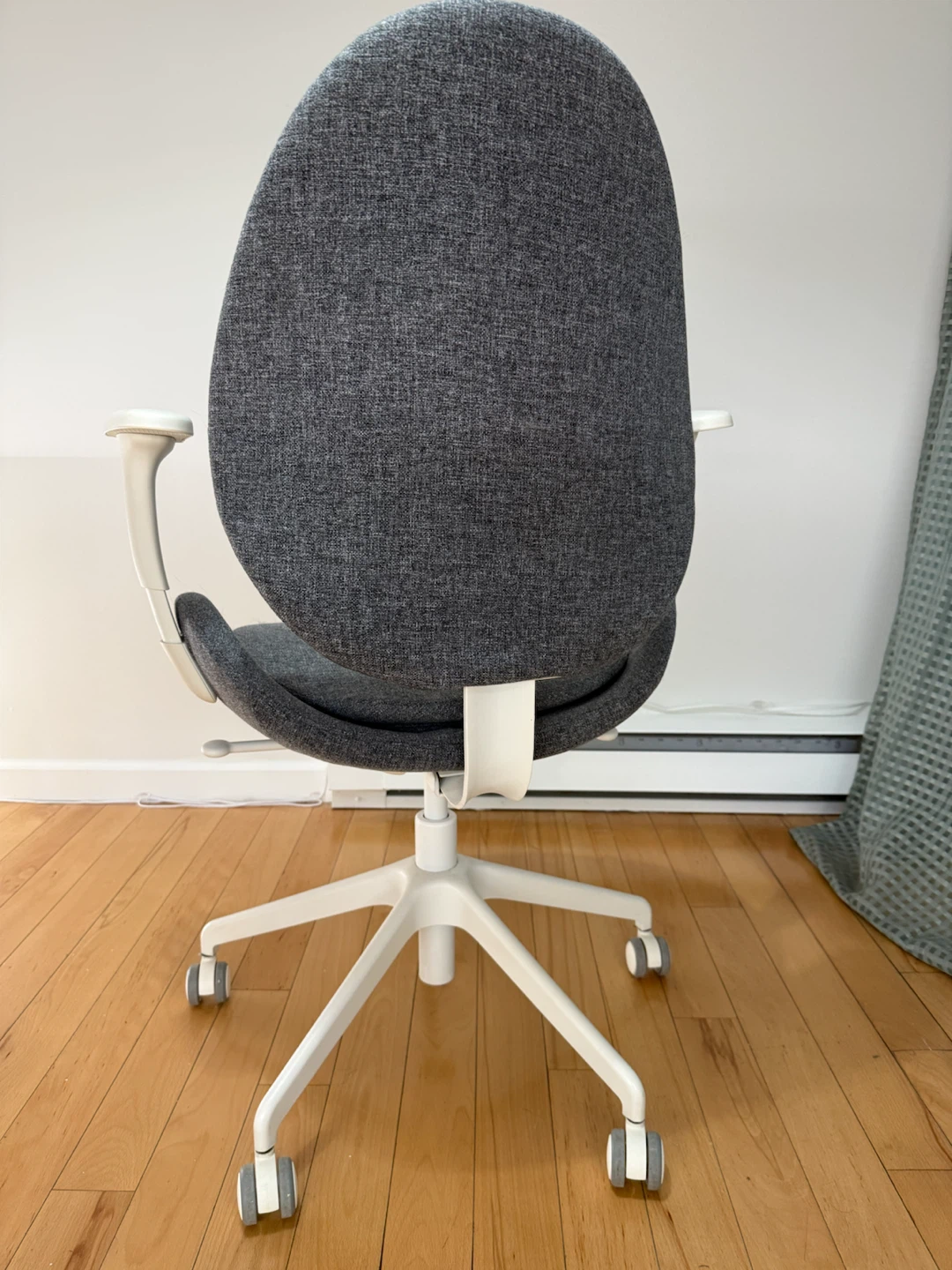 IKEA HATTEFJÄLL Ergonomic Office Chair – Grey/White - photo 4