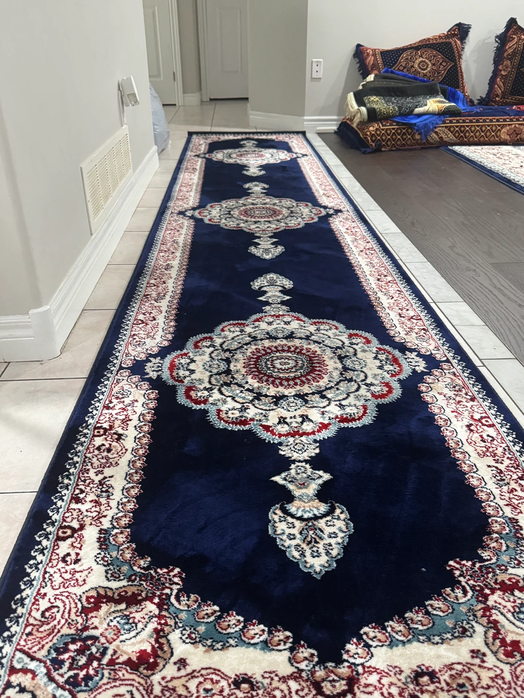 4T Silk Area Rug - photo 4