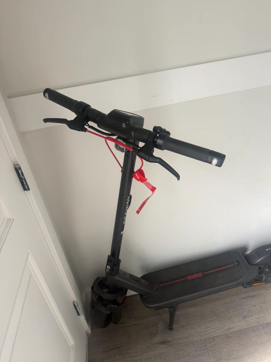 Segway Ninebot Max G3 Electric Scooter - photo 3