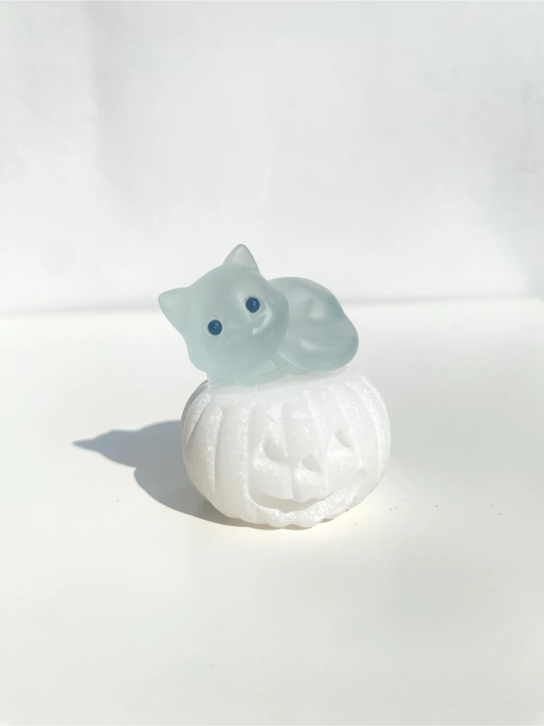 Selenite Cat On Calcite Pumpkin - photo 3