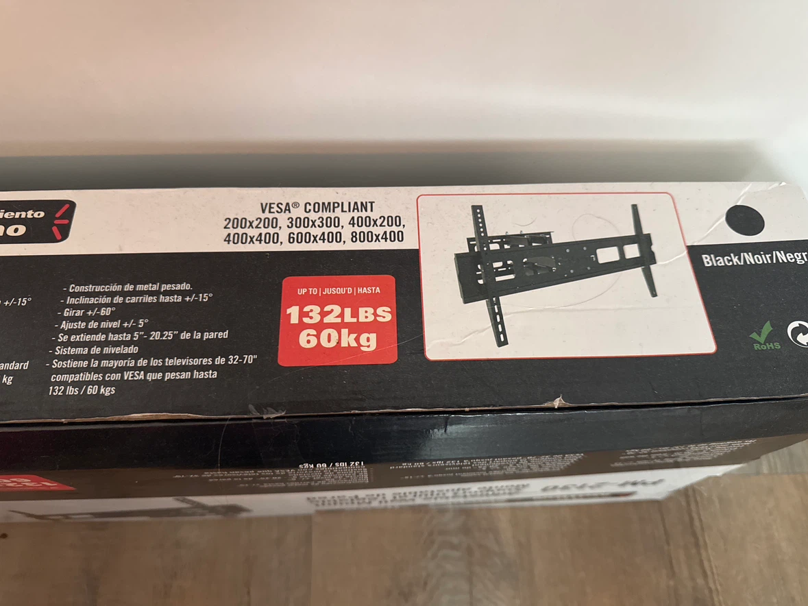 Adjustable TV mount 32”-70”