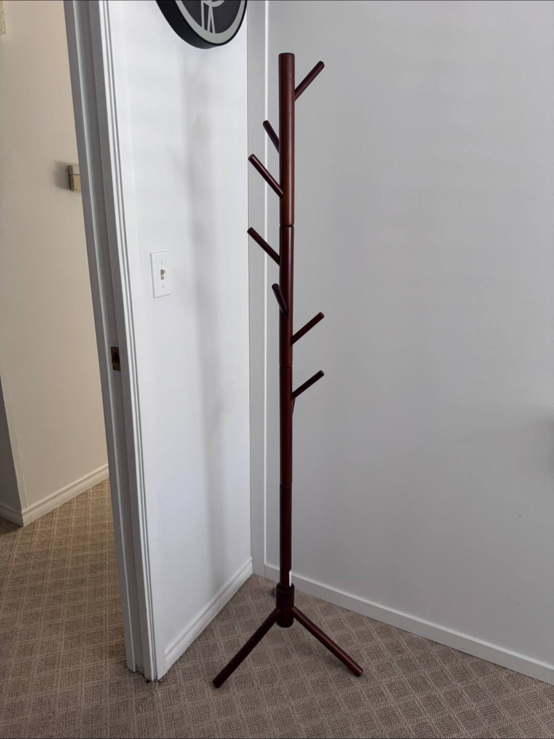 Pipishell 8-hook Freestanding Wooden Coat Rack