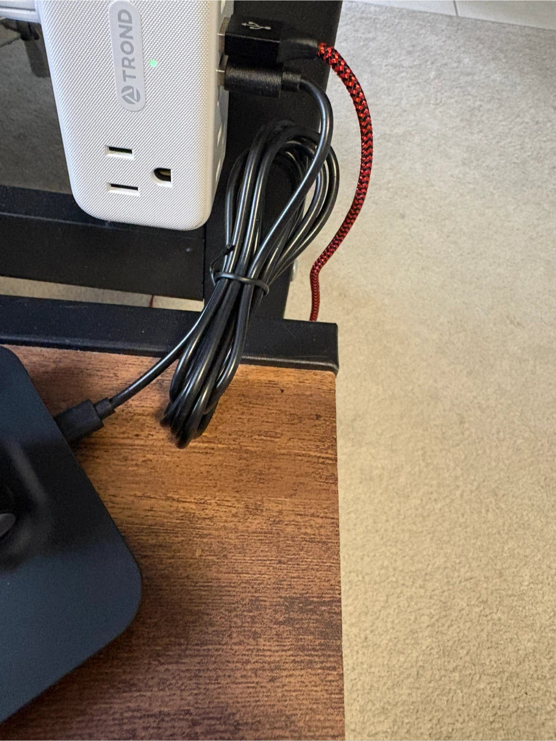New LED Desk Lamp – Touch Control & USB Charging - photo 3