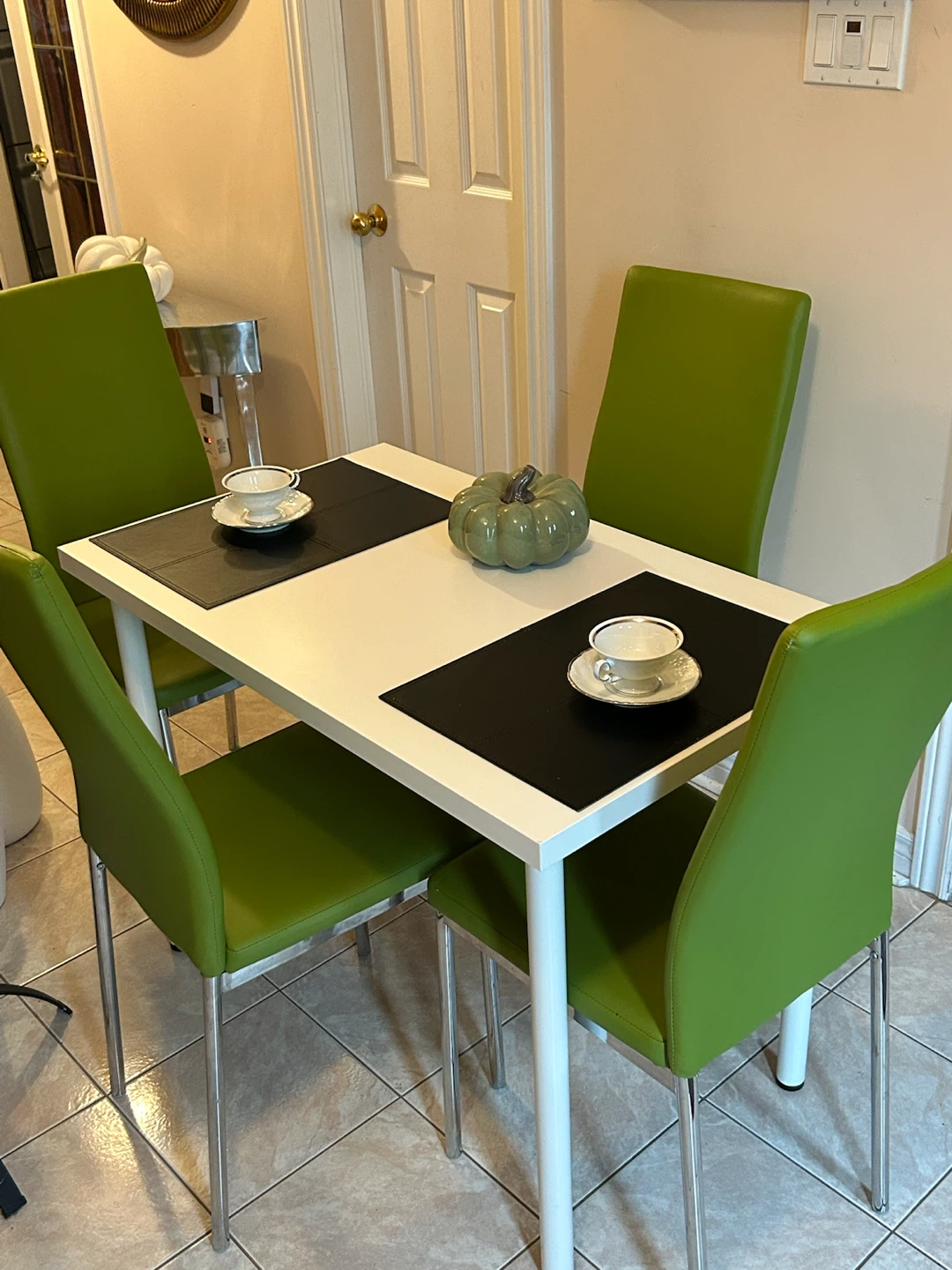 Dining table and 4 green chairs set - photo 2