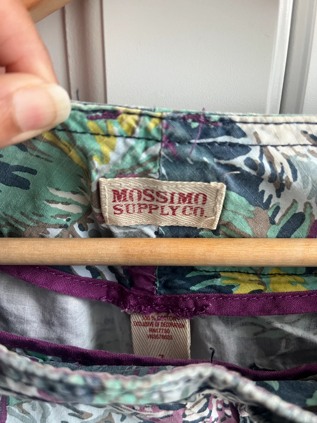 Mossimo Supply Co. Floral Shorts Size 7 - photo 2