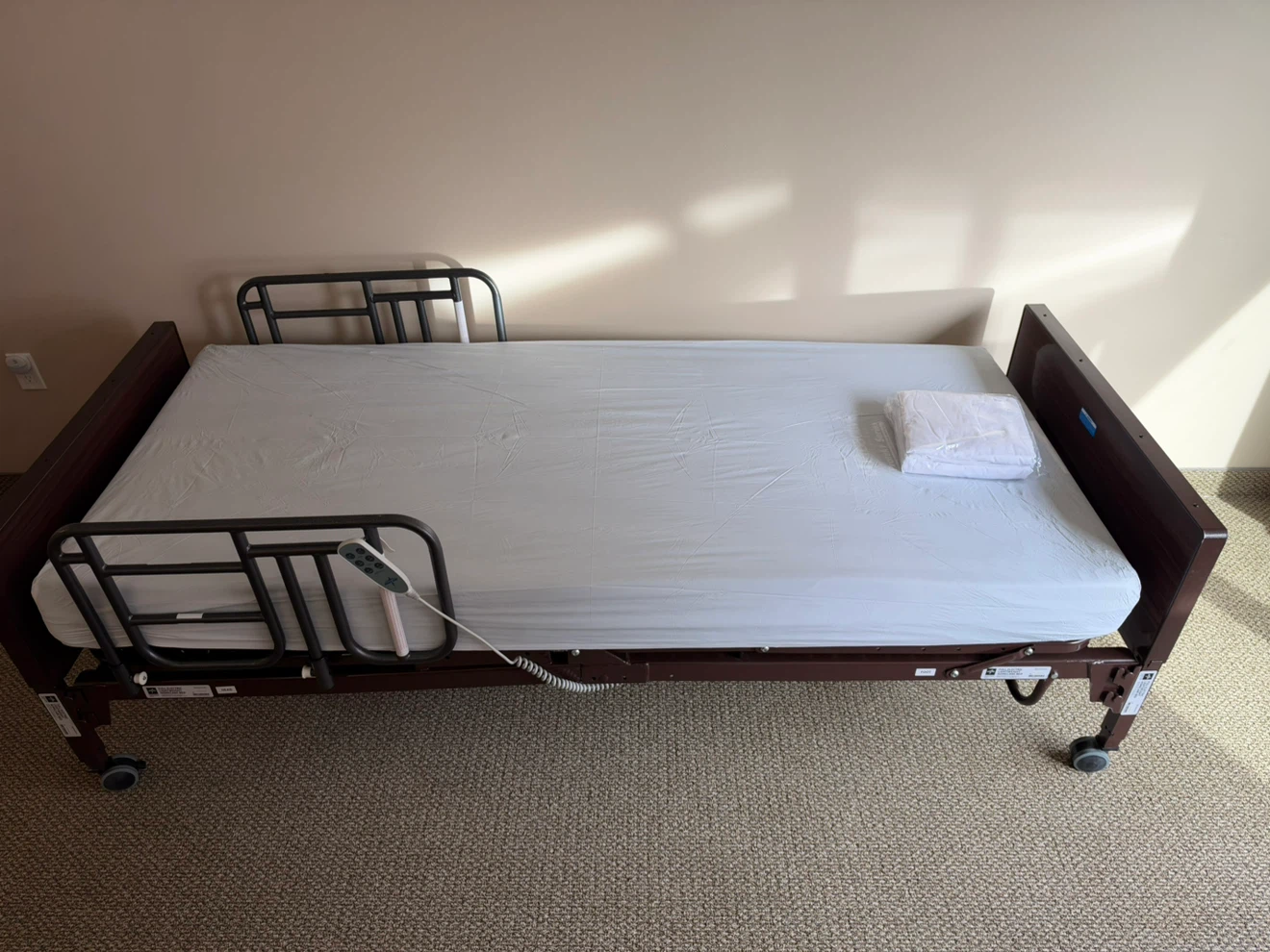MEDLINE HOSPITAL BED DELIVERY AND SETUP INCLUDED - photo 3