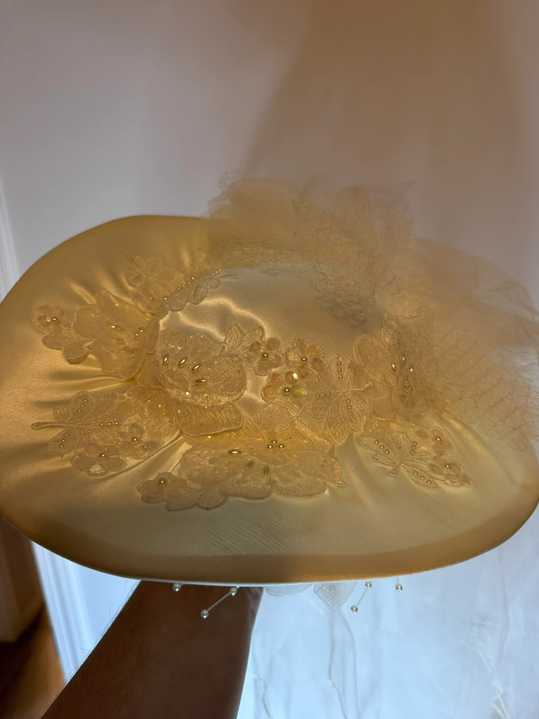 Vintage Ivory bridal hat with attached veil - photo 2
