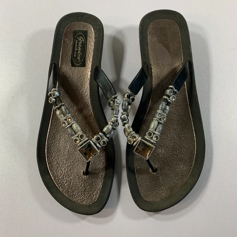 Beaded flip flops size 8