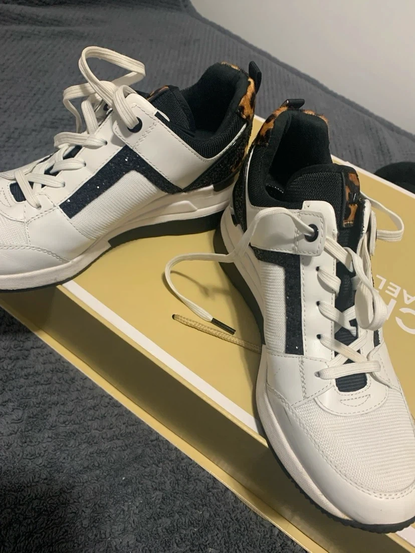 Michael Kors Sneakers/almost very new.used once - photo 3