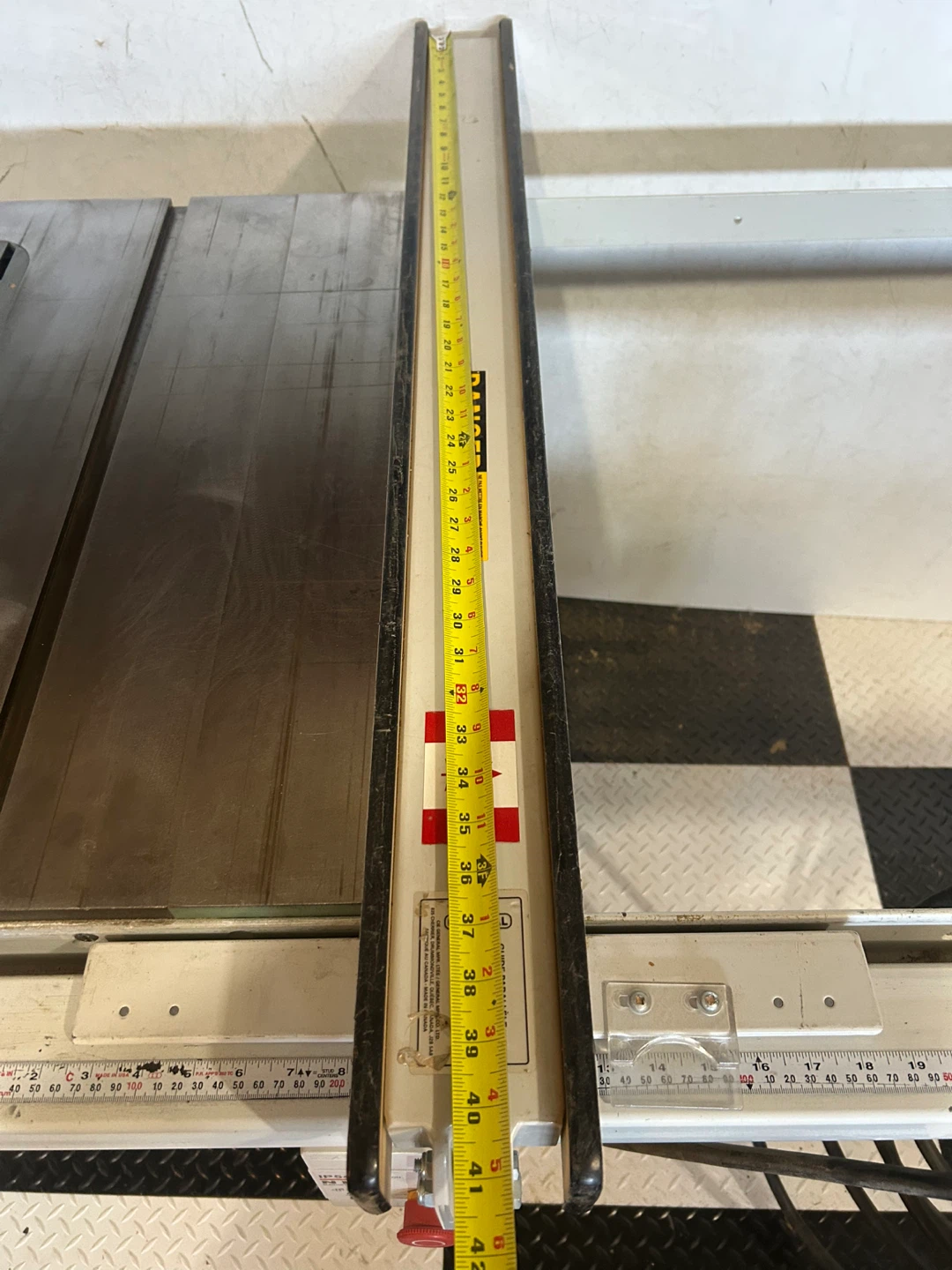 Table saw with dust collection - photo 3