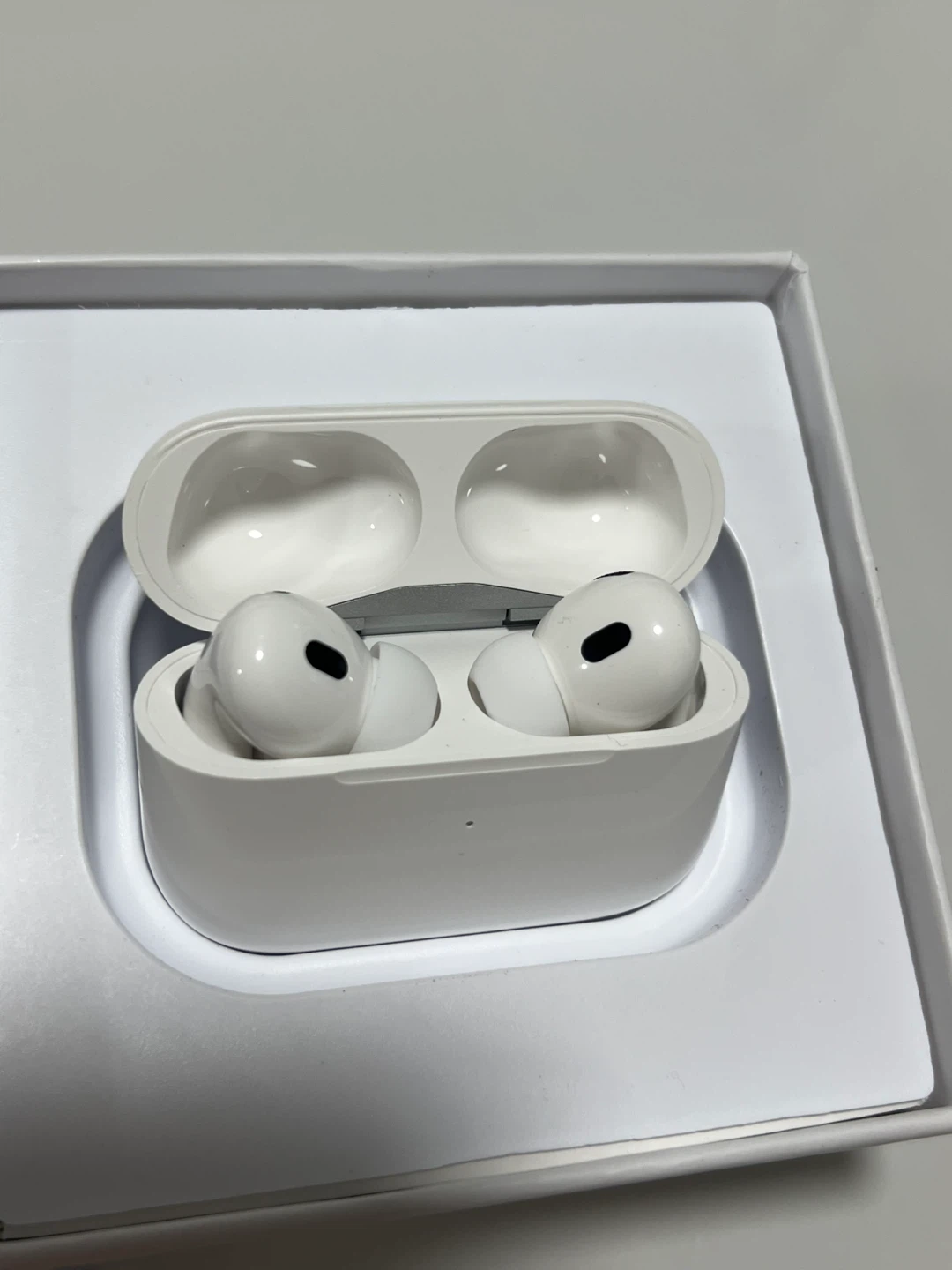 Apple AirPods Pro 2 active noise cancellation - photo 2