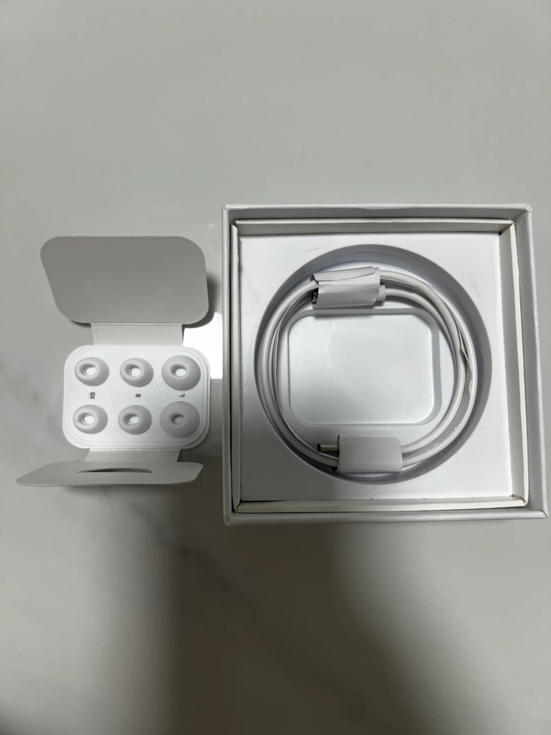 Apple AirPods Pro 2 active noise cancellation - photo 3