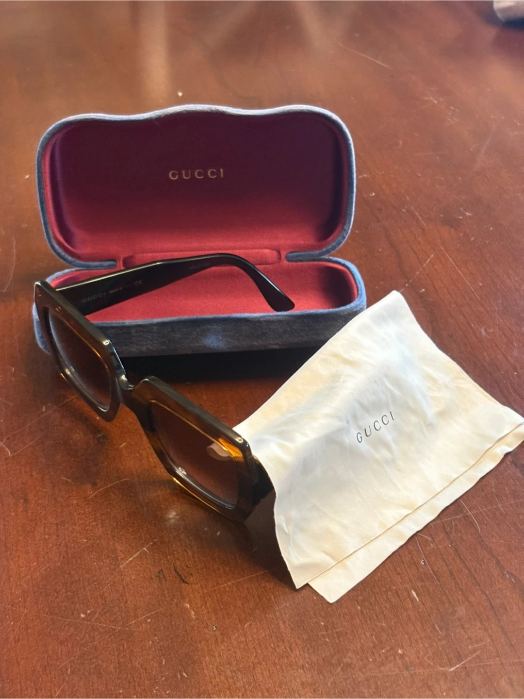 Gucci Tortoiseshell Sunglasses with Case - photo 5