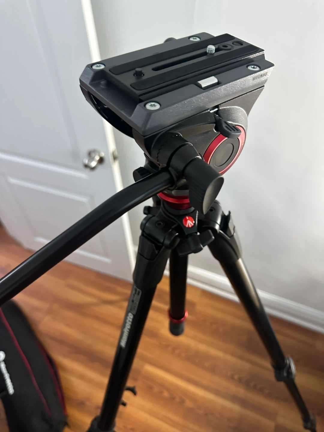 Manfrotto MVH500AH / 755XBK Fluid Video Tripod with head and bag - photo 4