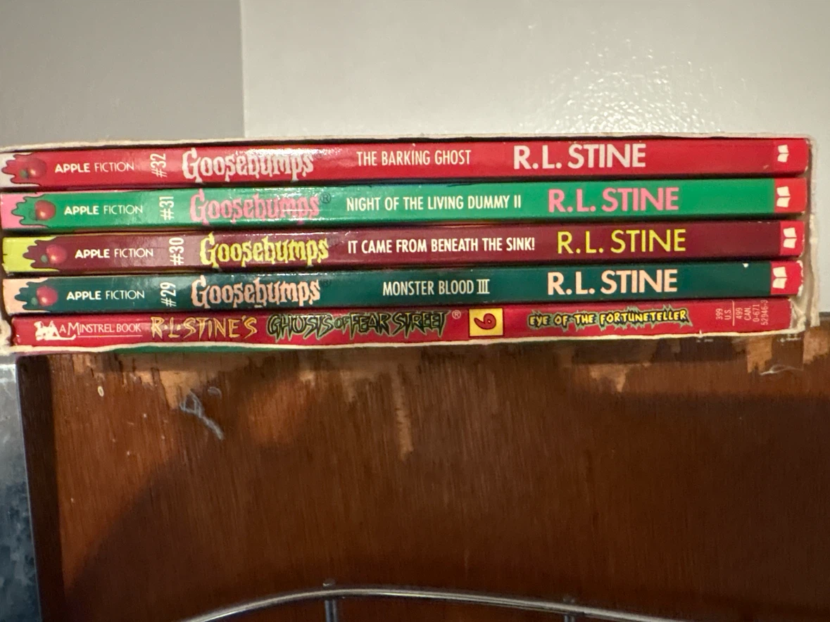 R.L. Stine Goosebumps and Ghosts of Fear Street Box Set