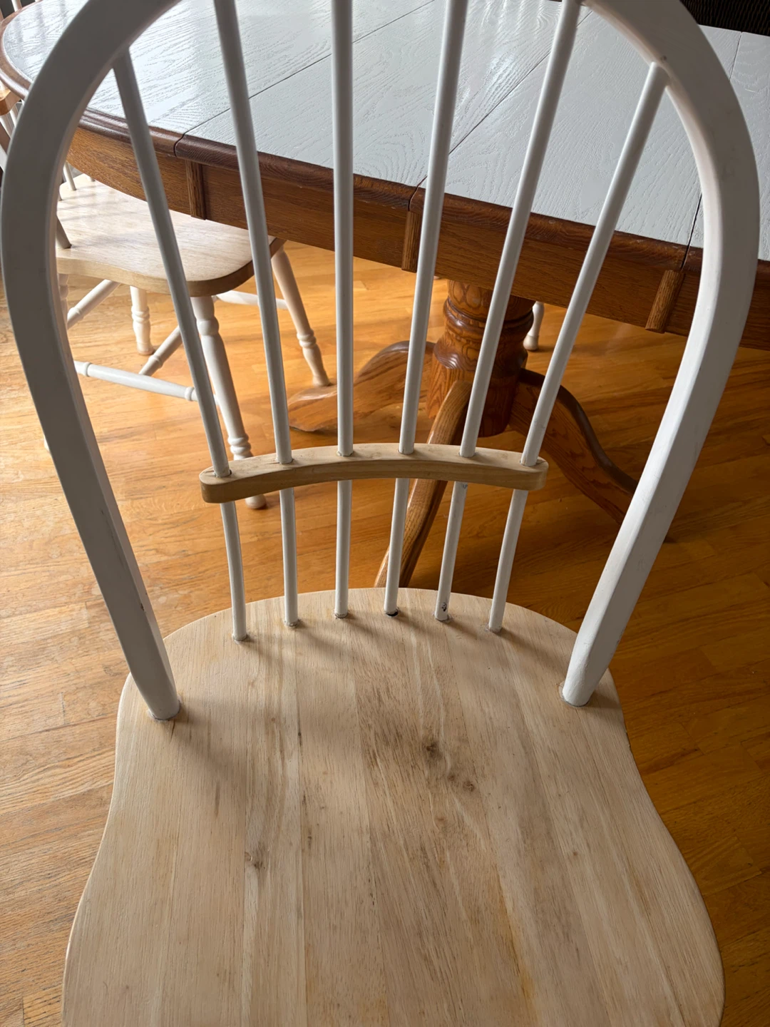 White Oval Dining Table with 4 Chairs - photo 4