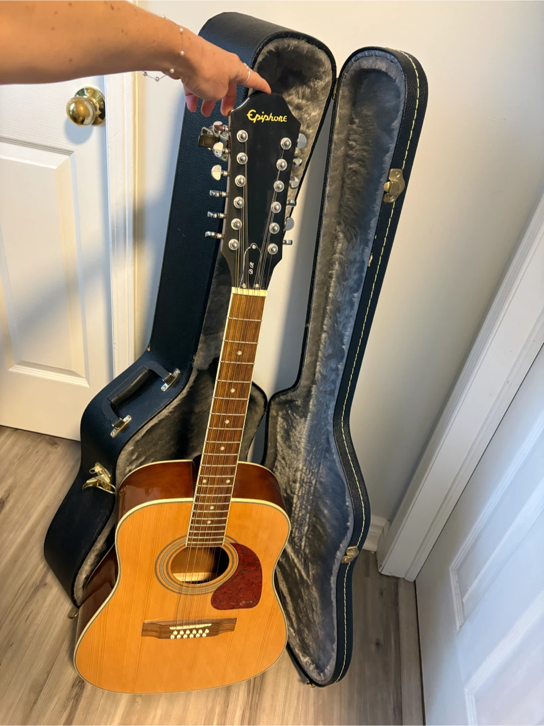 12 string Epiphone guitar & hard case