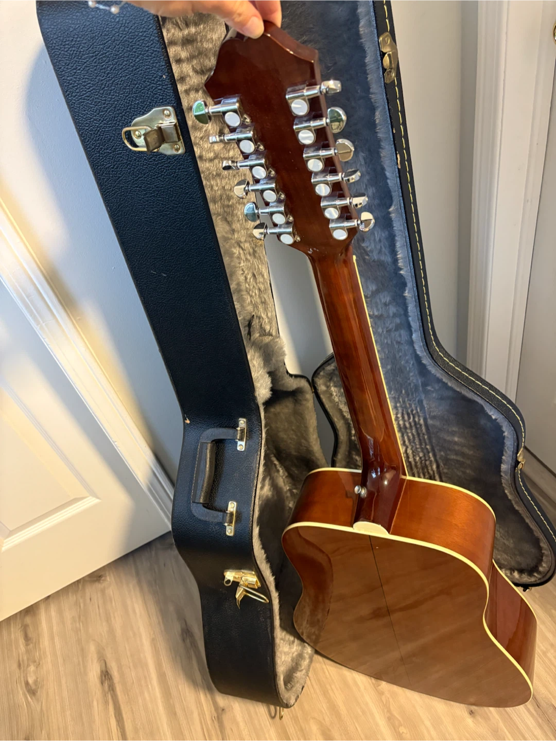12 string Epiphone guitar & hard case - photo 3