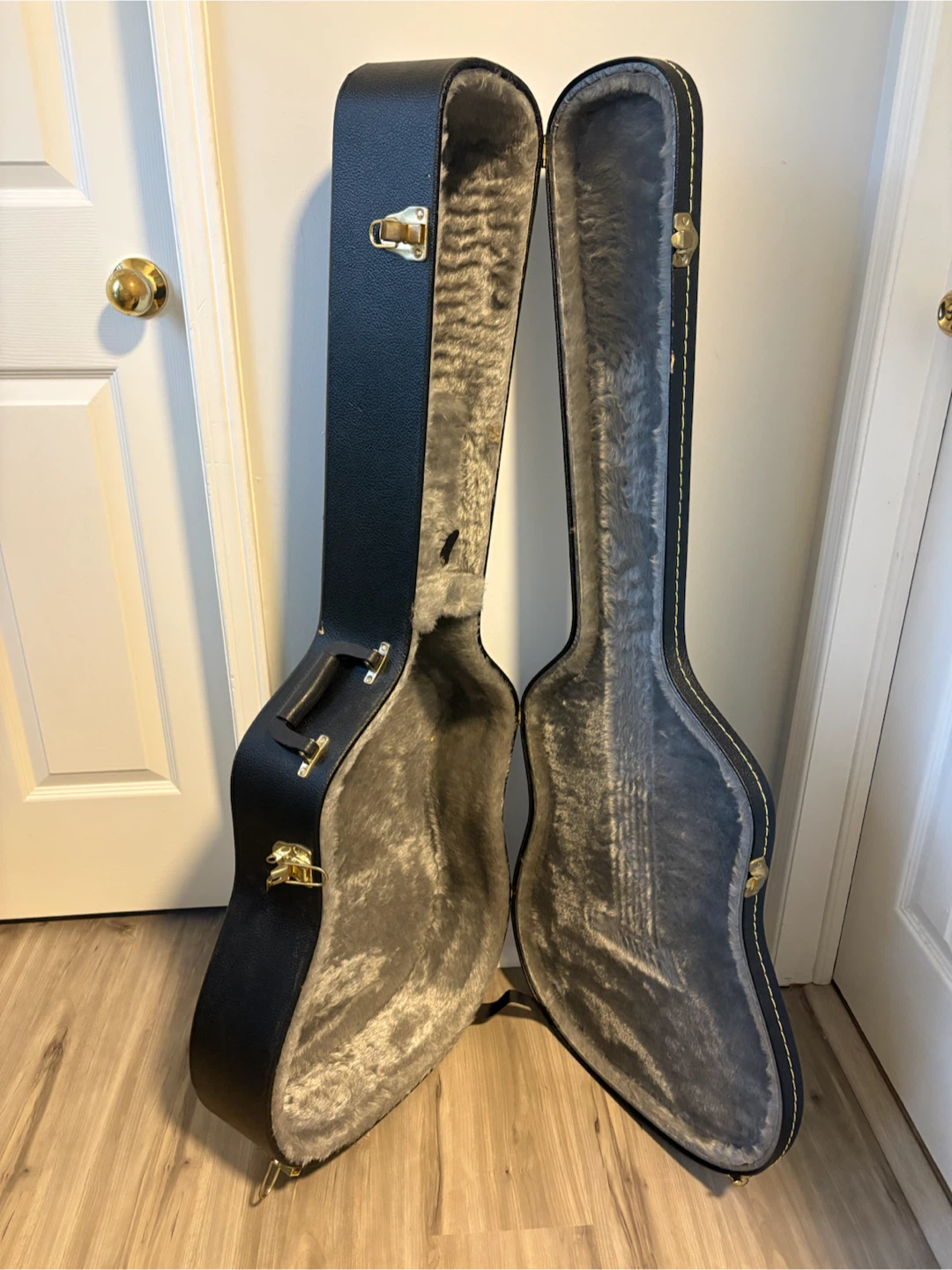12 string Epiphone guitar & hard case - photo 5
