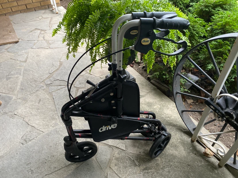Drive Medical 3-Wheel Rollator Walker