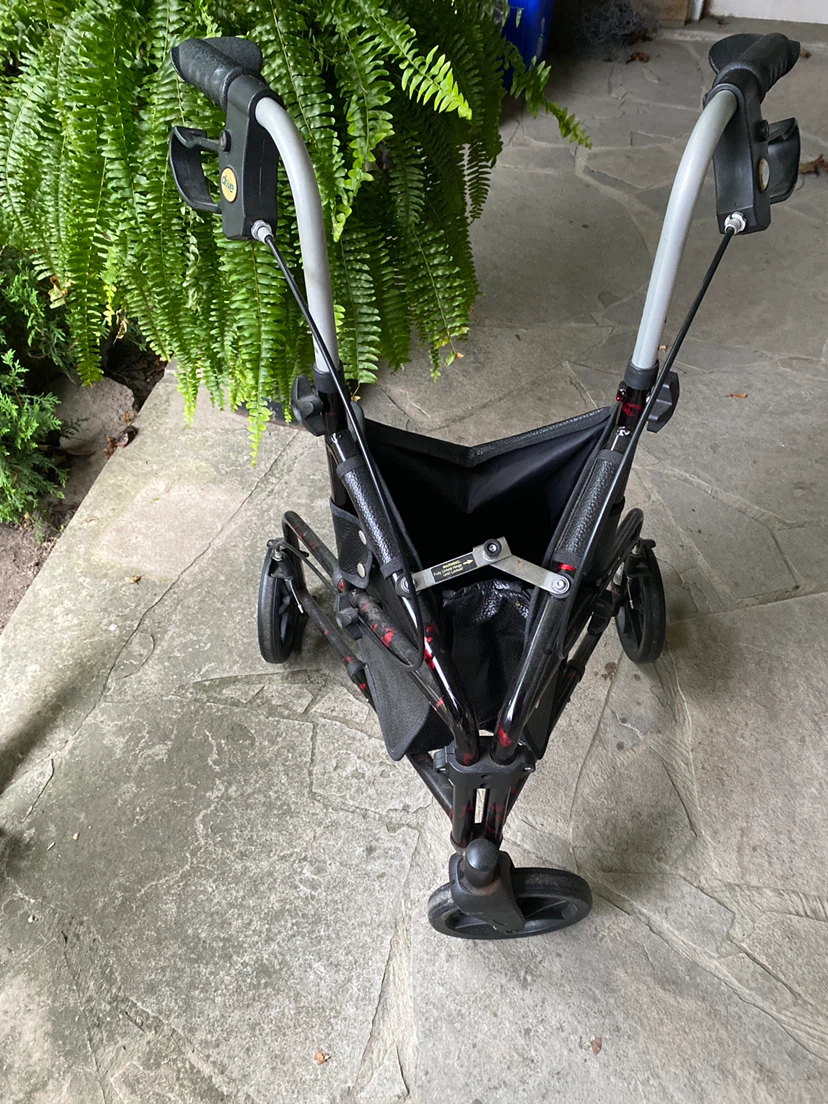 Drive Medical 3-Wheel Rollator Walker - photo 3