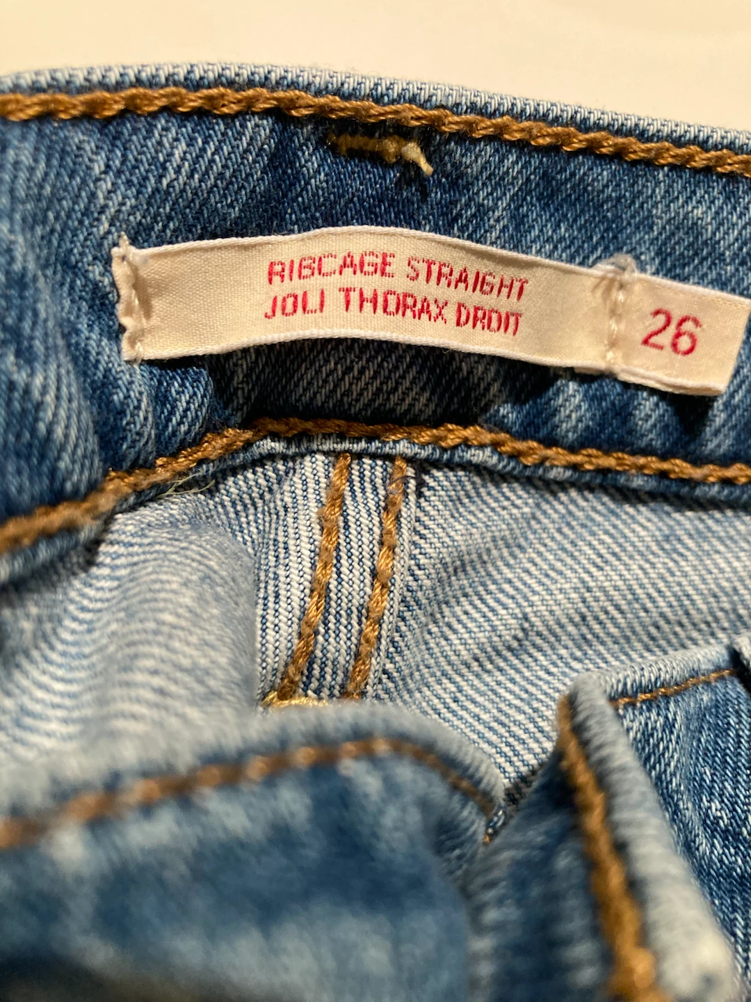 Levi’s buttonfly 26” waist x42” length - photo 2