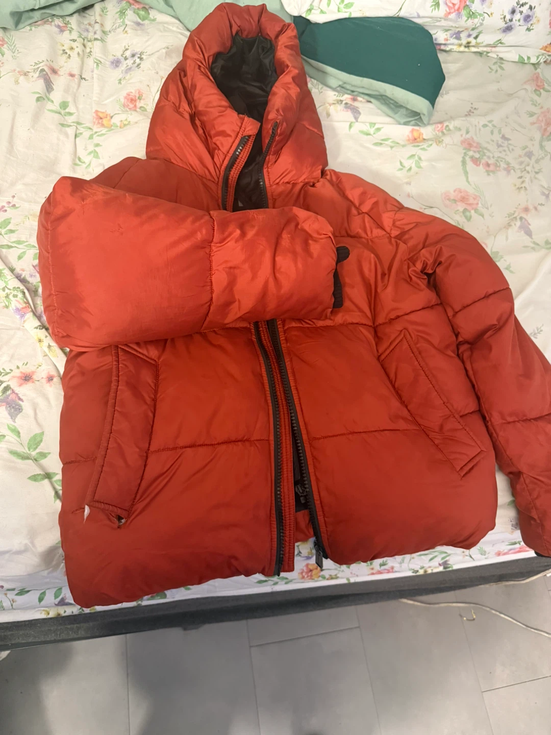 Michael Kors Orange Puffer Jacket- BOY Size XL (18/20) - photo 3