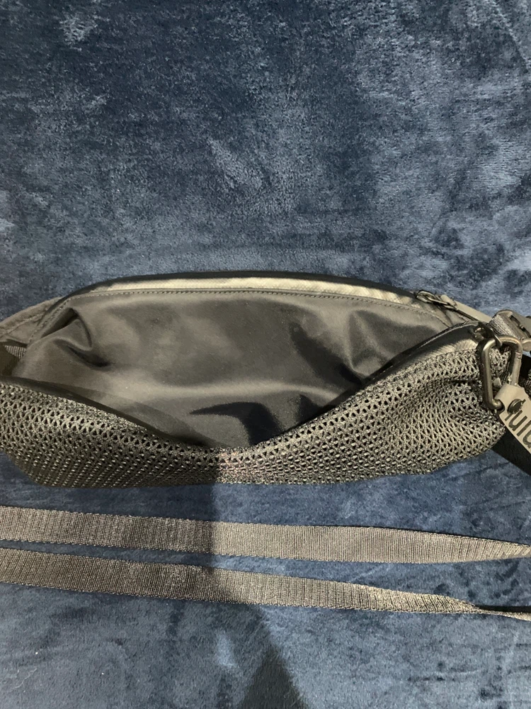 Lululemon Black Belt Bag - photo 2