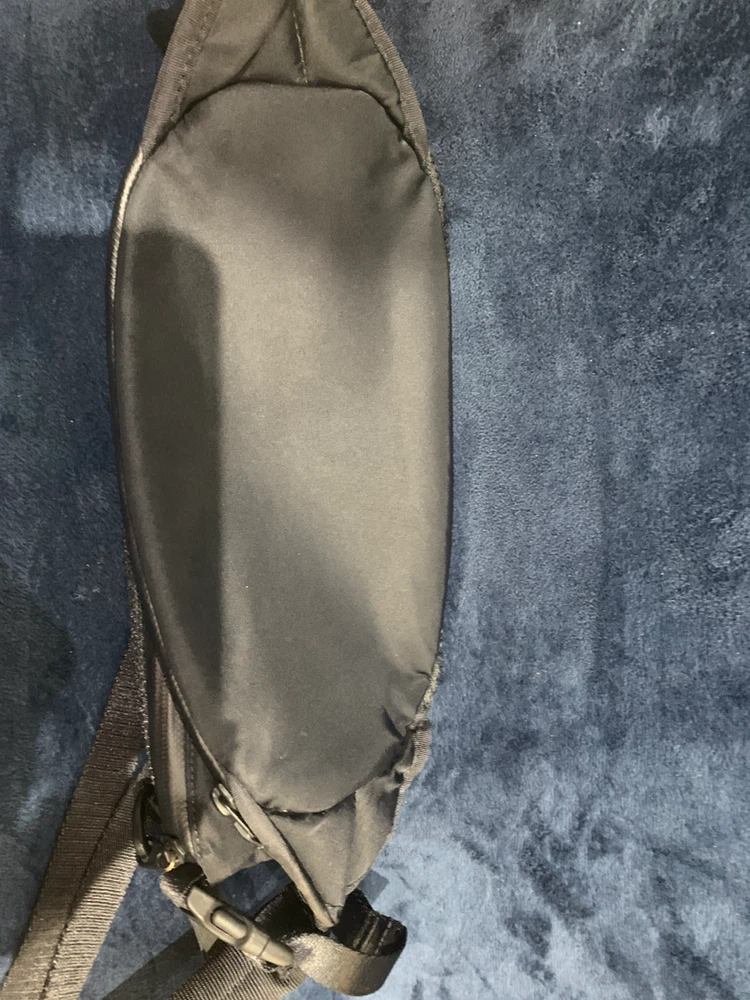 Lululemon Black Belt Bag - photo 3