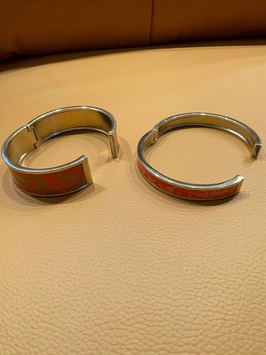 Set of Two Hinged Enamel Bracelets - photo 5