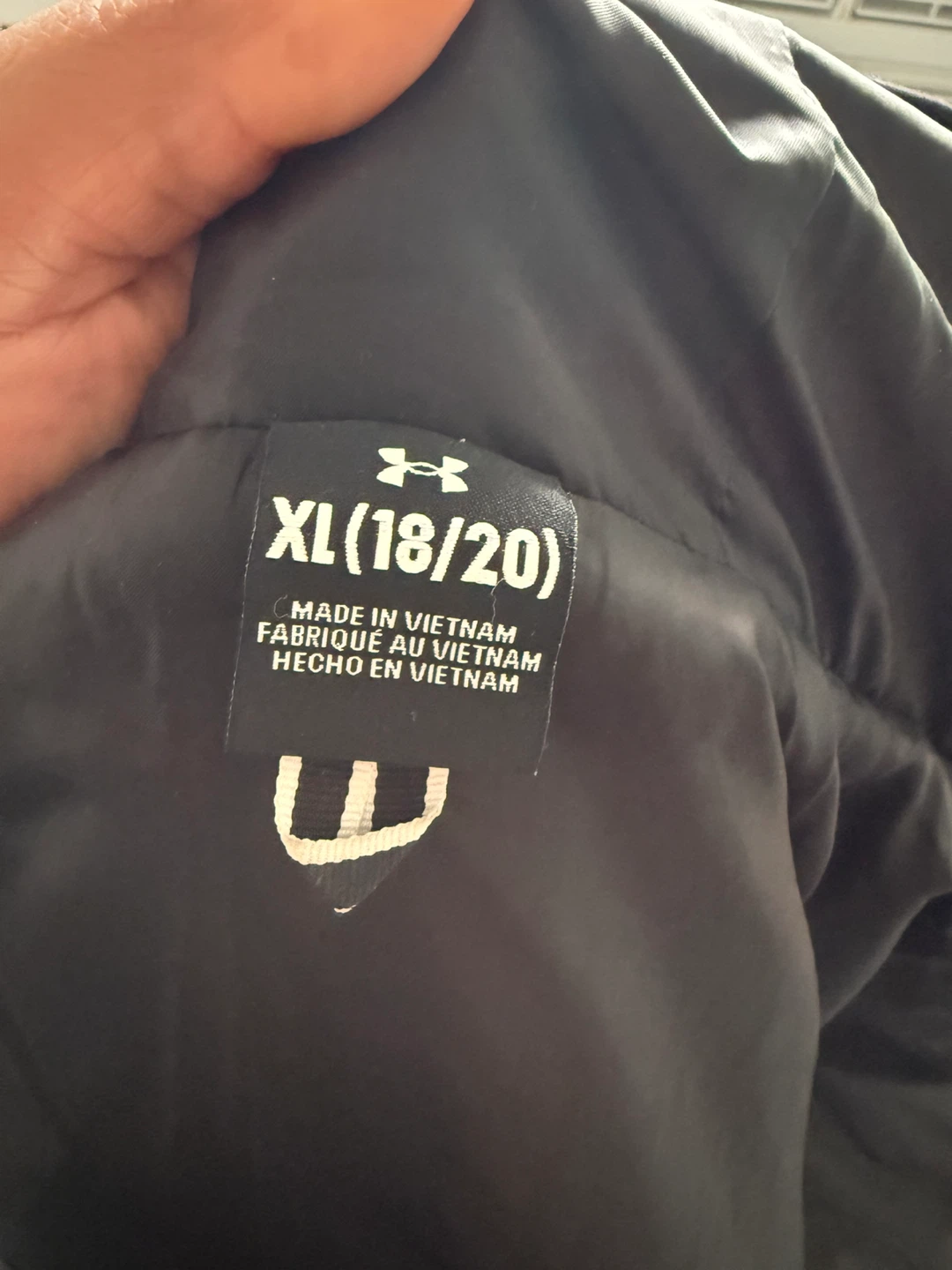 Under Armour Puffer Jacket Black-BOYS size XL (18/20) - photo 2