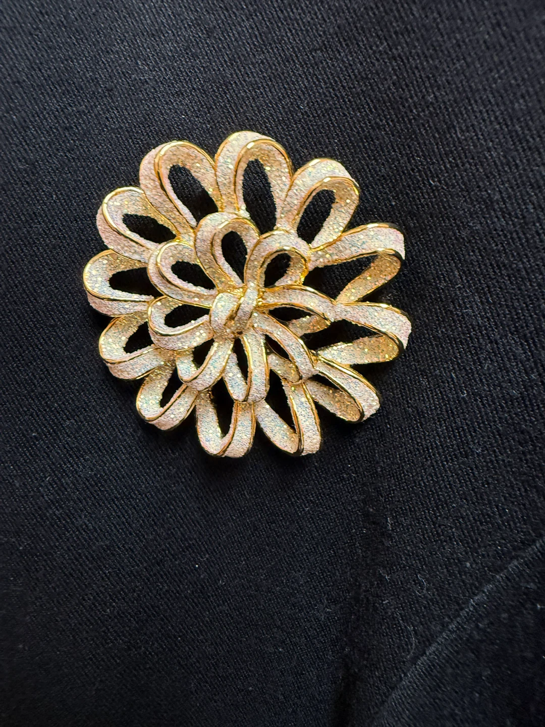 Black blazer Vintage Ribbon Flower Brooch Gold Tone - photo 2
