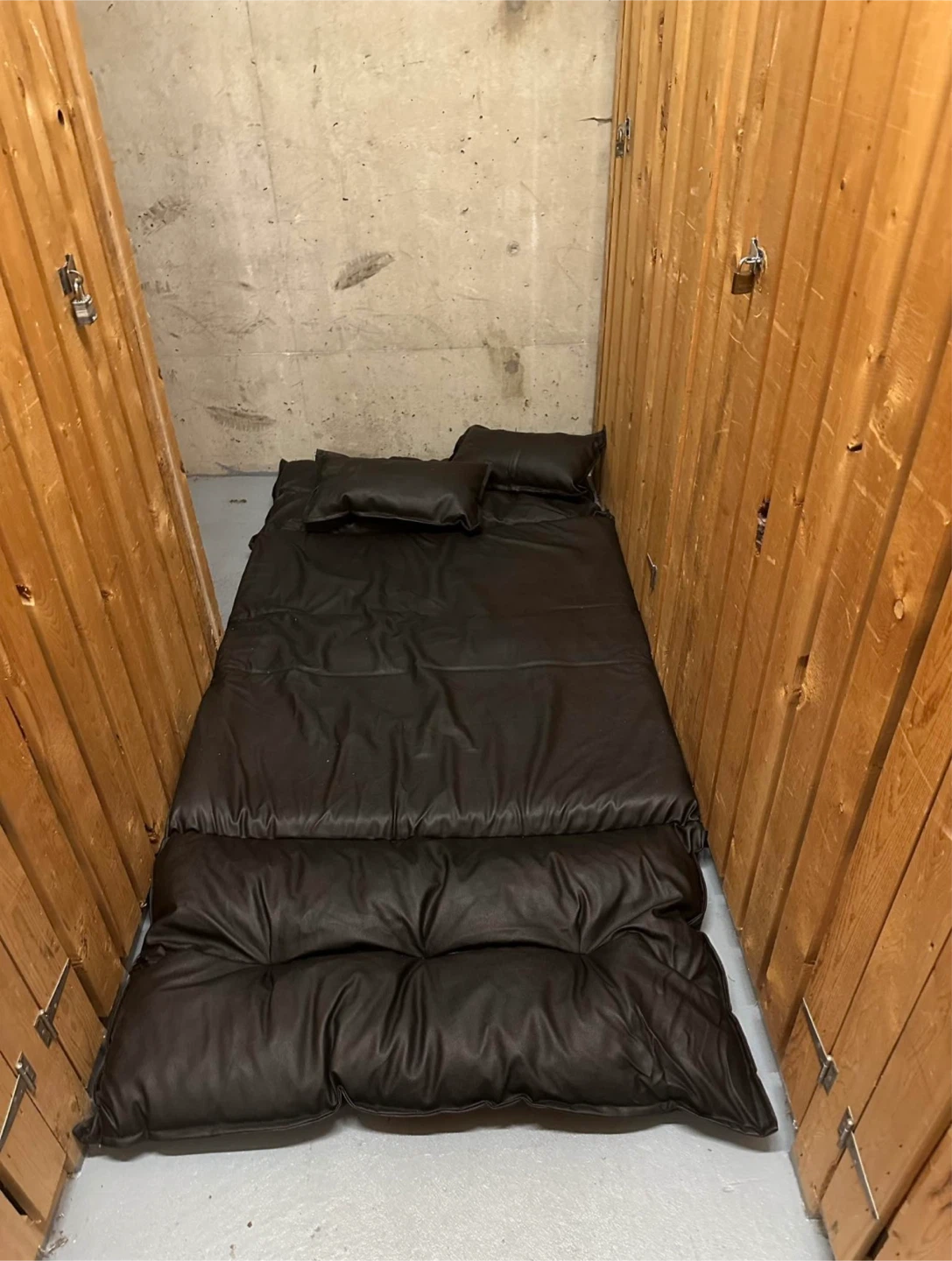 Black Faux Leather Floor Mattress - photo 2