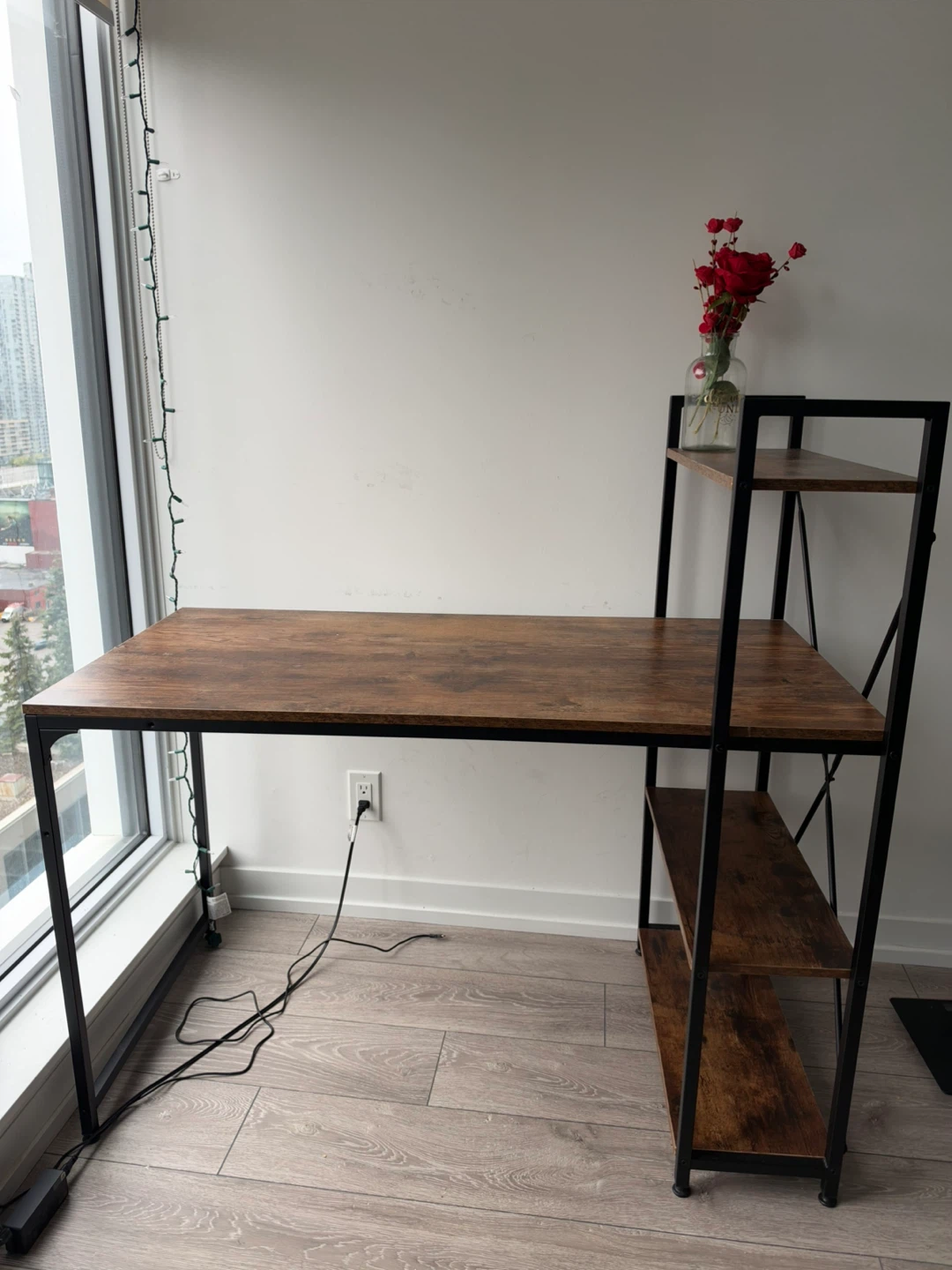 Computer desk with built-in storage shelves - photo 3