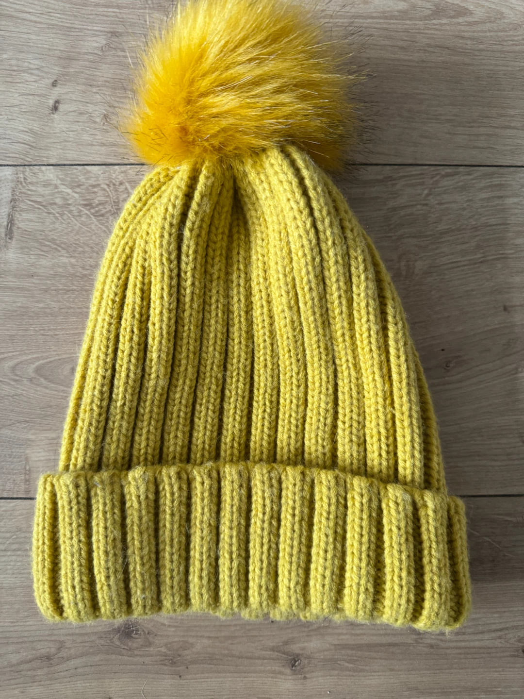 Yellow knit pom-pom beanie - photo 2