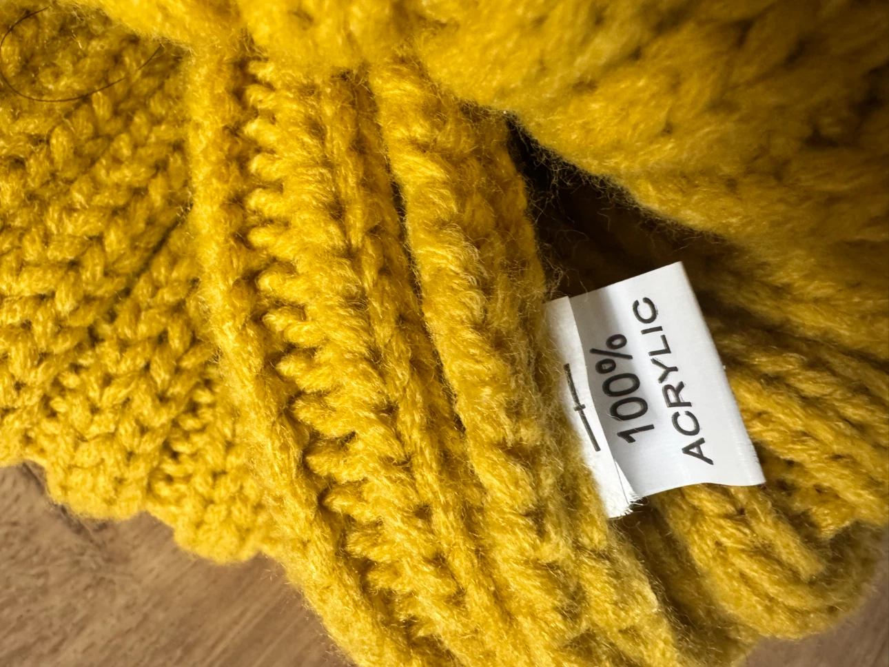 Yellow knit pom-pom beanie - photo 3