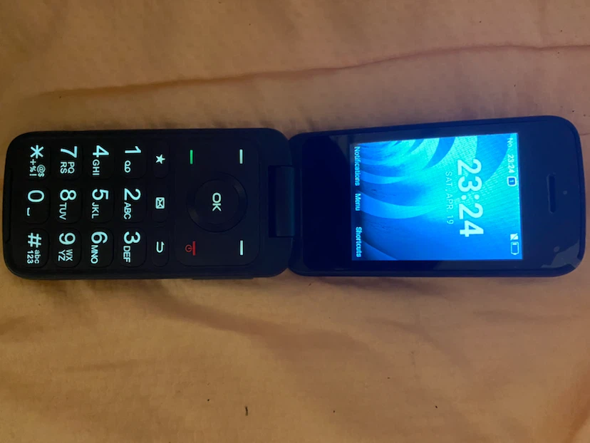 TCL flip phone cellPhone
