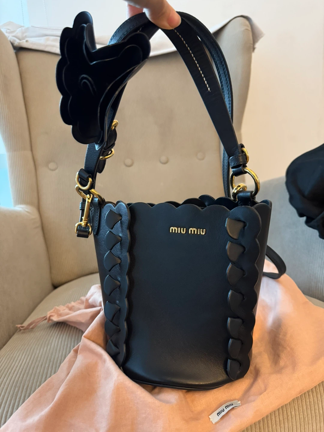 Authentic Miu Miu Flower Leather Bucket - photo 3