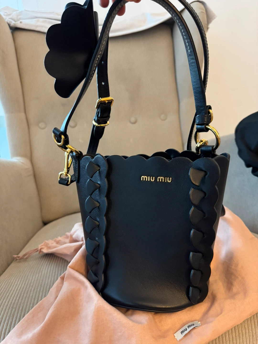 Authentic Miu Miu Flower Leather Bucket - photo 4