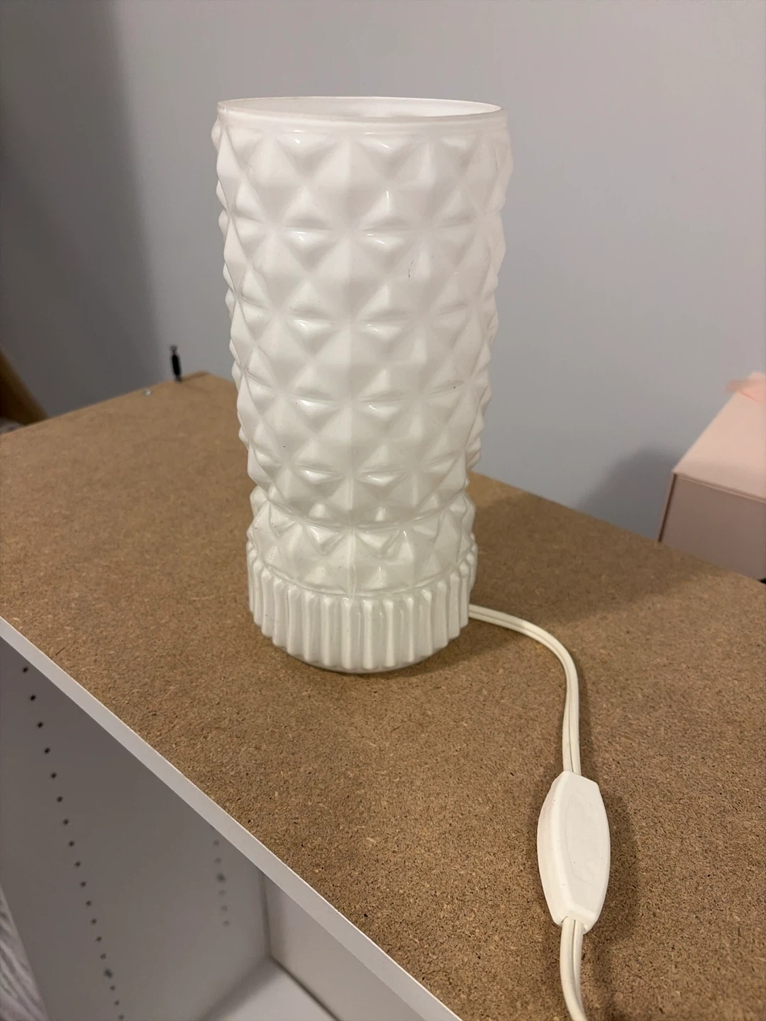 White textured glass table lamp