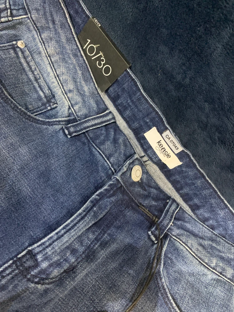 Kensie Distressed Jeans Size 10/30 - photo 2