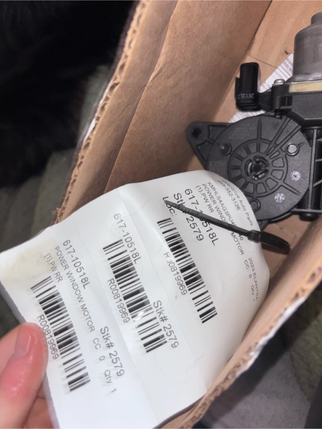 Hyundai Elantra Rear Left Power Window Motor - photo 2