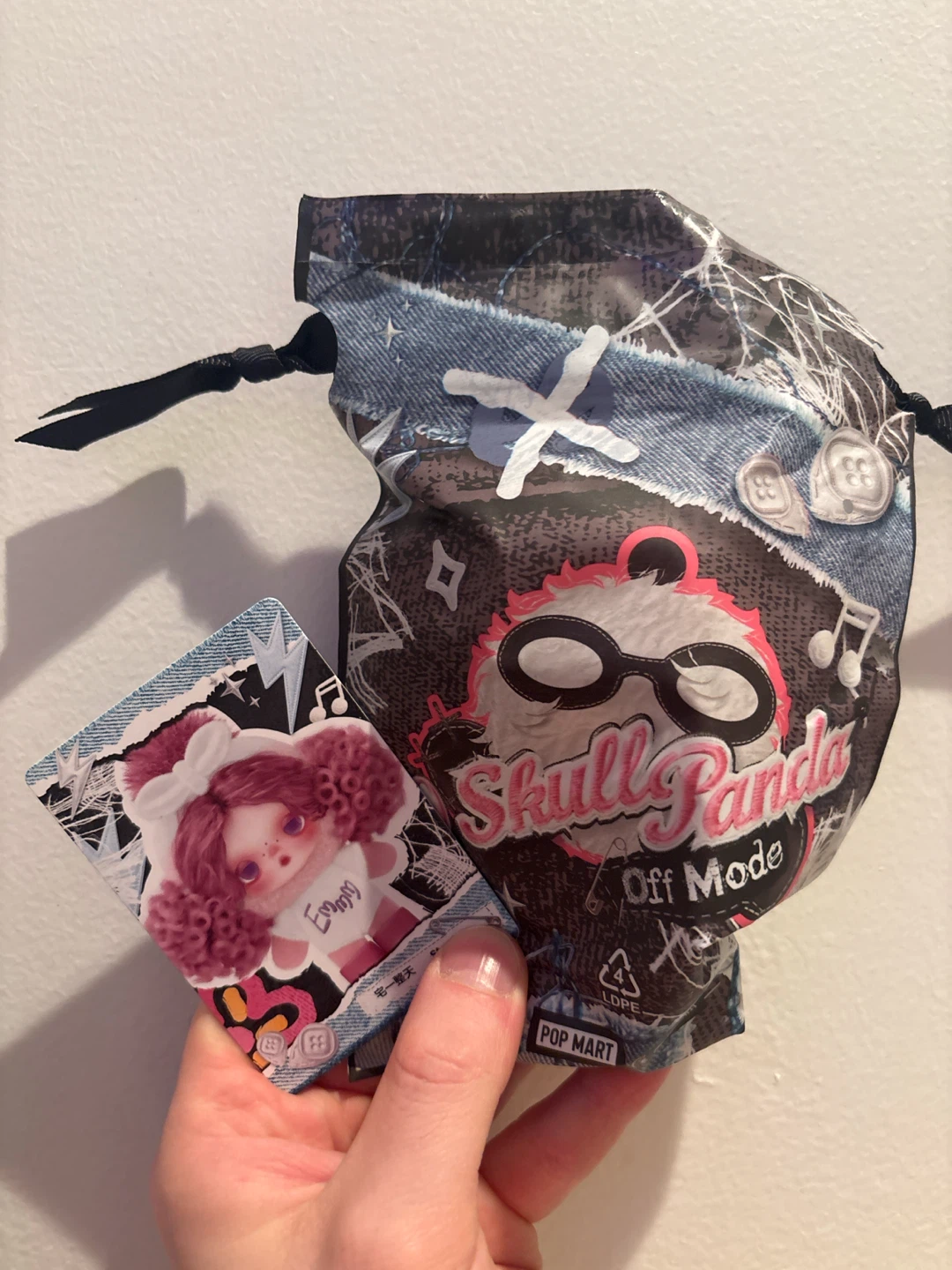 Pop Mart Emmy Plush Keychain - photo 2