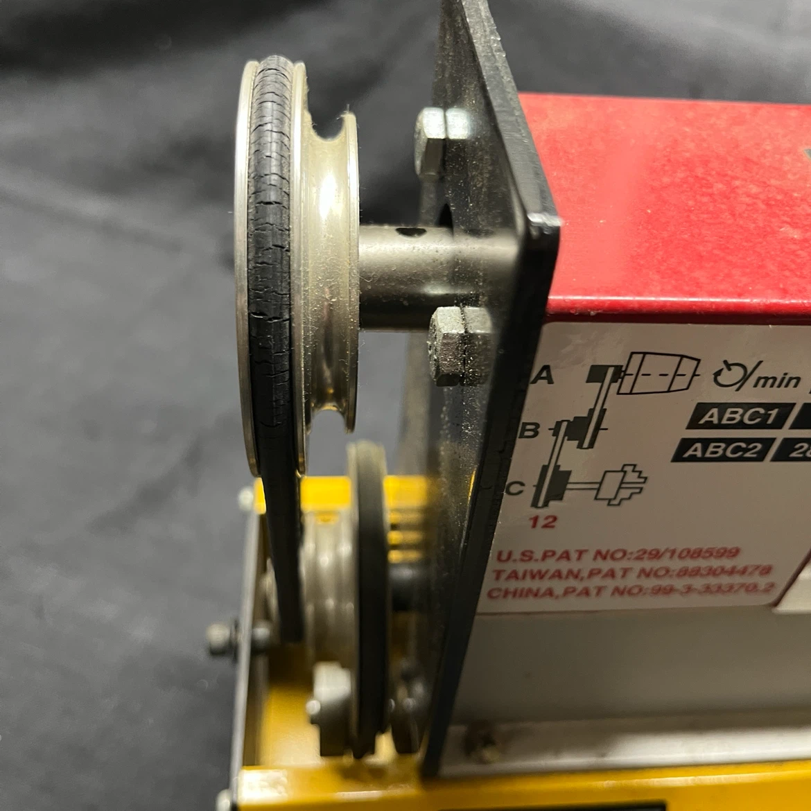 Central Machinery 8 inch Mini Wood Lathe Model 41999 - photo 5
