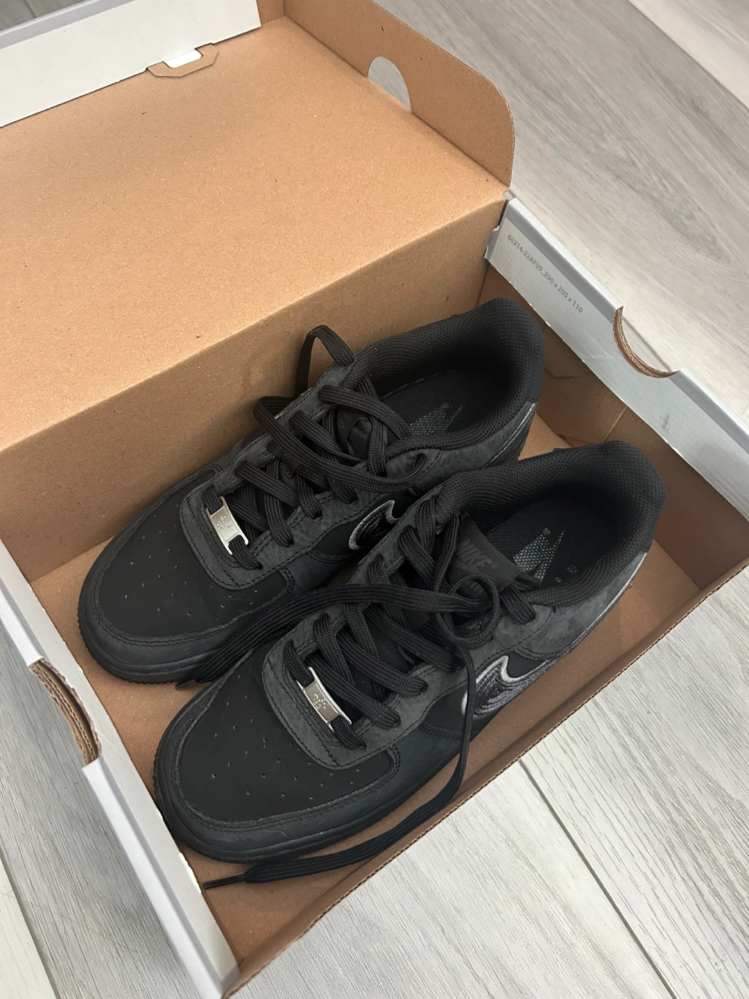 Nike Air Force 1 Black 5.5Y - photo 2