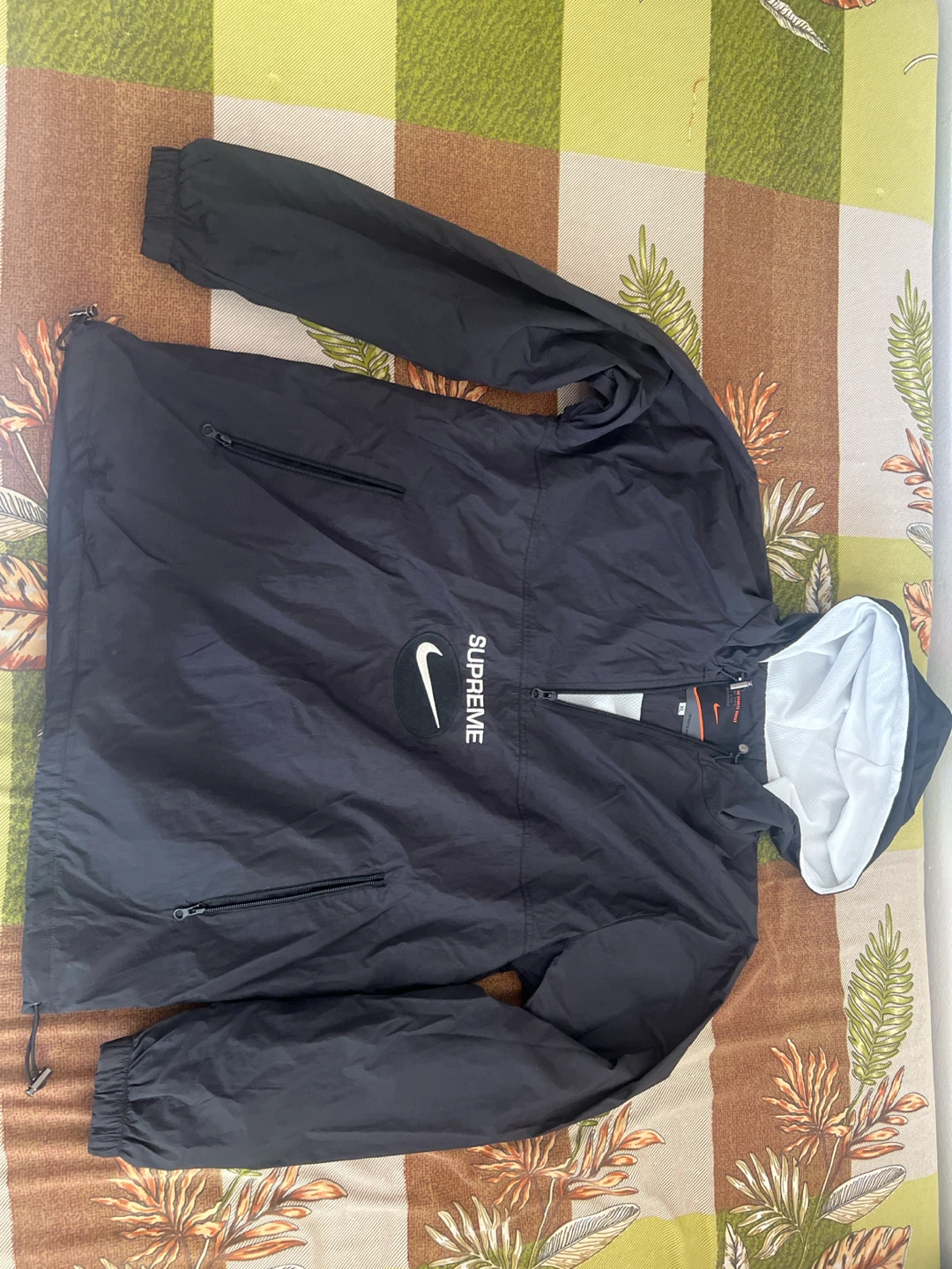 Supreme Nike Sportswear Windbreaker Jacket XL